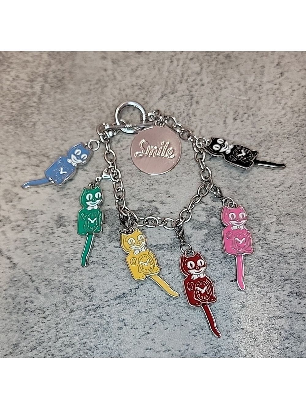 Kit-Cat Klock Charm bracelet clock - Picture 12 of 15